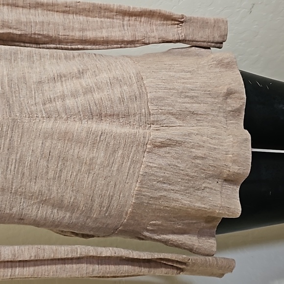 BCBG MAXAZRIA Tan Beige Wool Ruffle Cardigan Sweater Sz. XS - Picture 9 of 12